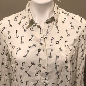 NWT Dressbarn Key Blouse Sz M